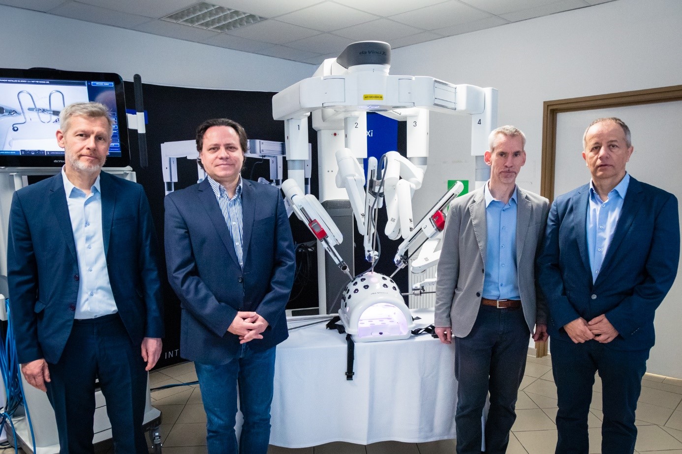 Dr. Balázs Villányi, Medical Director of the Petz Aladár University Teaching Hospital, Prof. Dr. Miklós Koppán, Head of Department of the Széchenyi István University, Dr. Zsolt Jenő Szepesváry, Deputy Dean of Széchenyi István Univeristy, and Dr. László Jávor, Director General of the Hospital (Photo: Csaba József Májer)